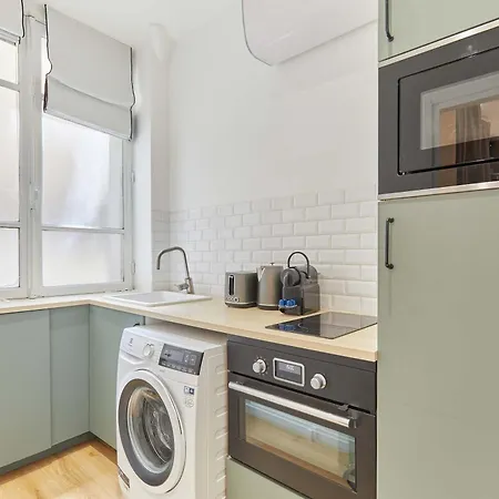 Charming Auteuil District *