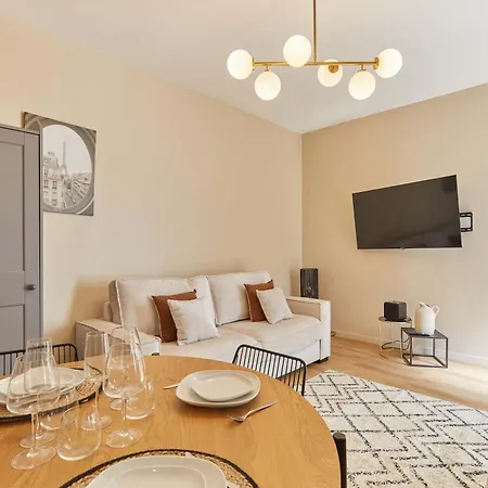 Charming Auteuil District Apartment *